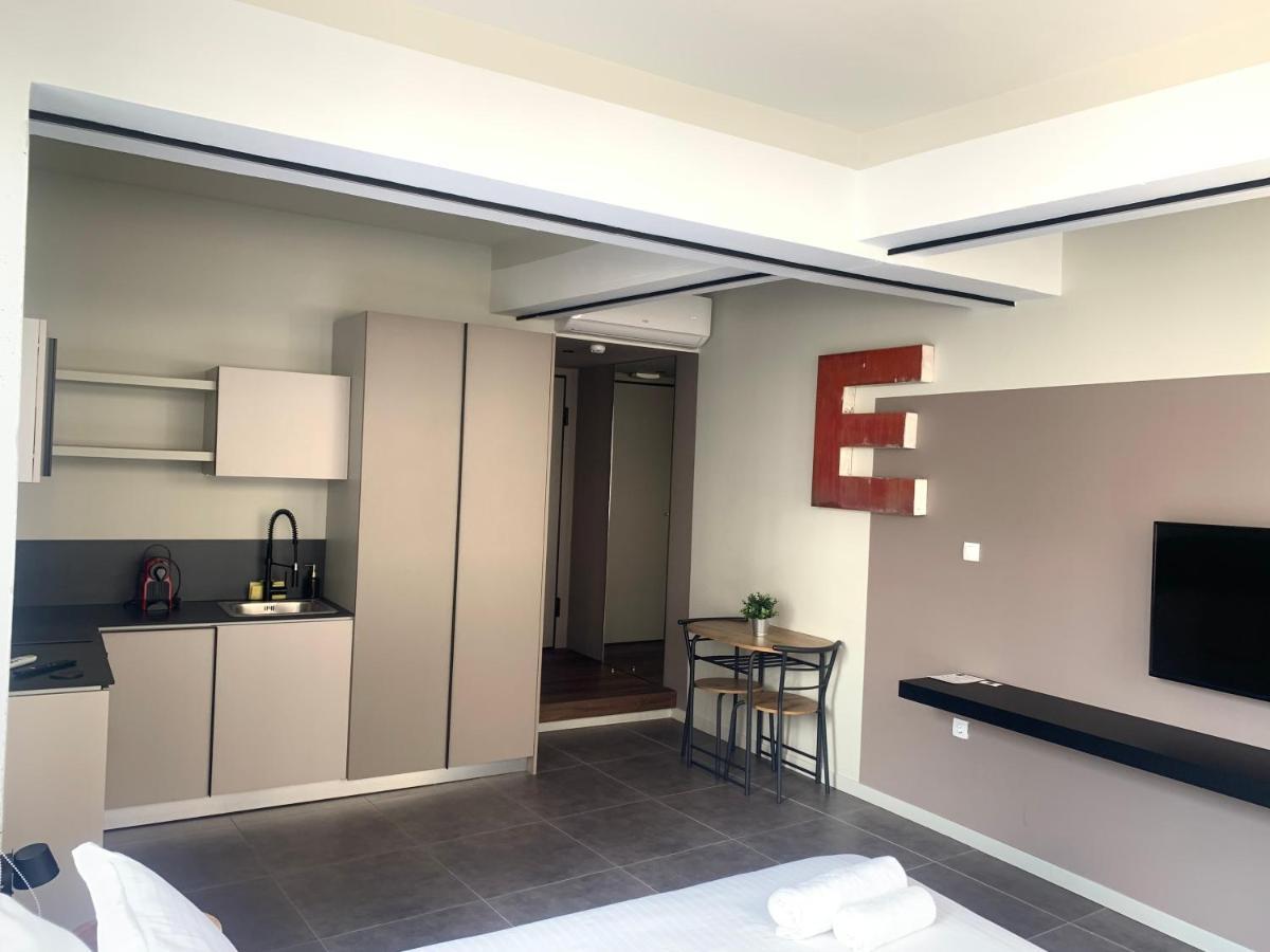 M17 Studios & Suites In The Heart Of Athene Buitenkant foto